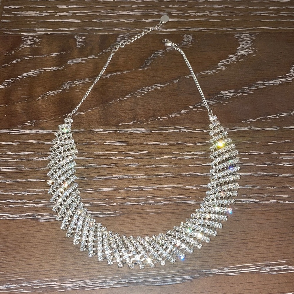 ⭐️Sparkly Necklace⭐️